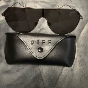 Diff Eyewear Black Sunglasses